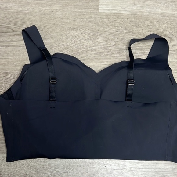 Rhonda Shear Seamless‎ Black Bra, Size 1X (Plus Size Comfort) - Picture 4 of 4